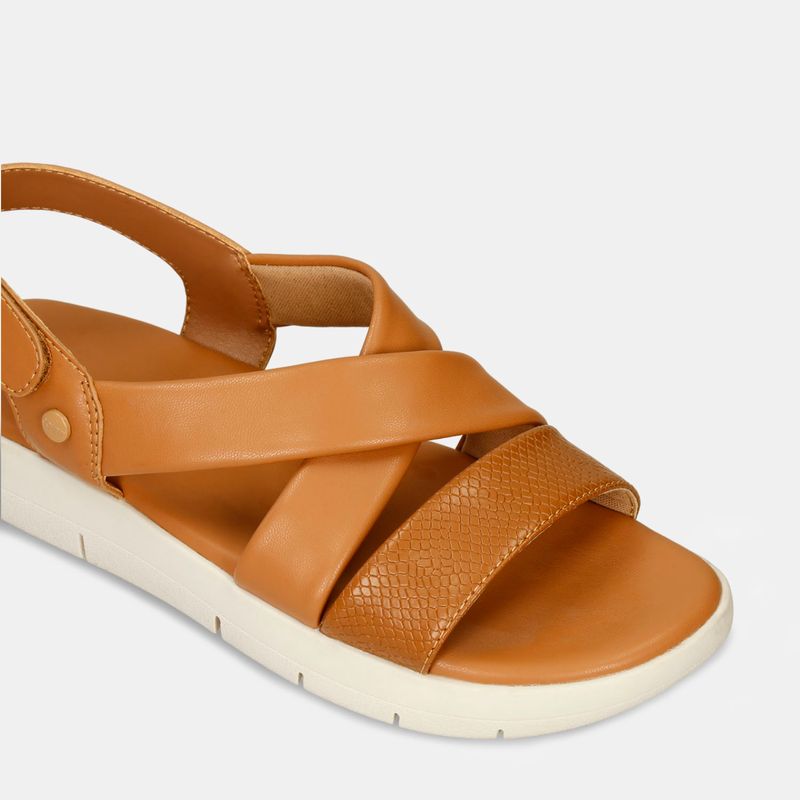 Sandalias-Cafe-Claro-Bata-Comfit-Ilita-Mujer-